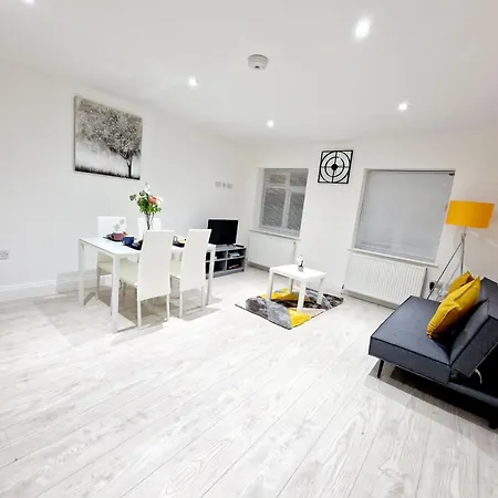 Zdnu 2 Bedroom Reeani Uxbridge