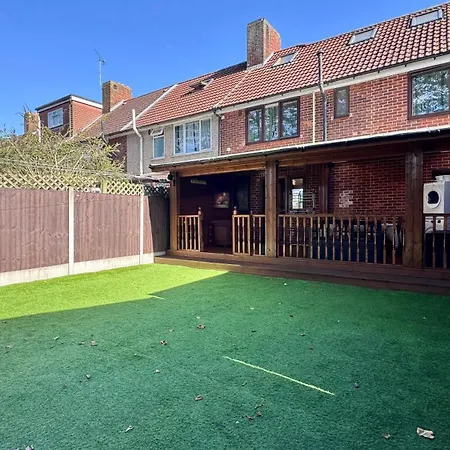 Large Modern Near Barking Station With Superfast 1gbps Wi-fi & Free Parking * Barking (Greater London)