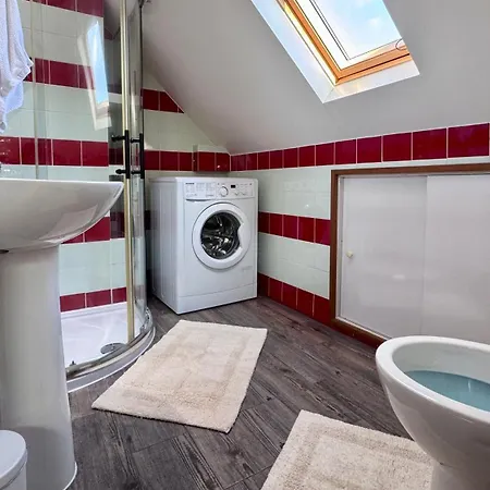 Large Modern Near Barking Station With Superfast 1gbps Wi-fi & Free Parking Holiday home Barking (Greater London)