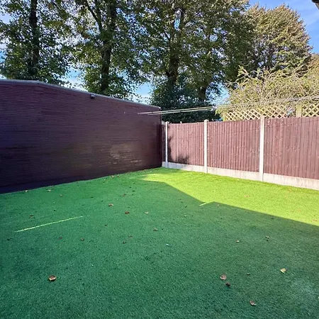 Holiday home Large Modern Near Barking Station With Superfast 1gbps Wi-fi & Free Parking
