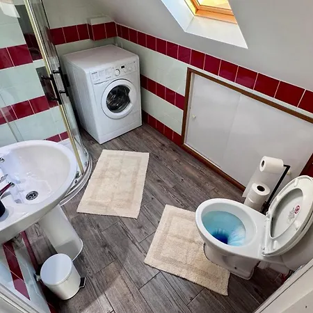 Large Modern Near Barking Station With Superfast 1gbps Wi-fi & Free Parking * Barking (Greater London)