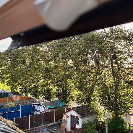 Large Modern Near Barking Station With Superfast 1gbps Wi-fi & Free Parking Barking (Greater London)