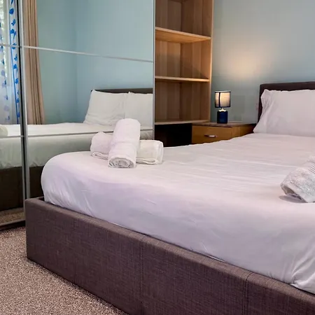 Large Modern Near Barking Station With Superfast 1gbps Wi-fi & Free Parking * Barking (Greater London)