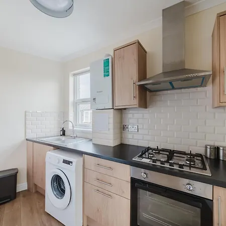 Modern Cosy Corner Flat - 2 Bed Close To 2x Tube Stations Apartment