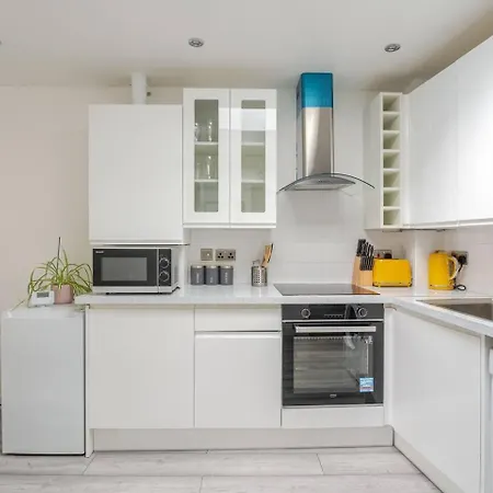 Apartment Beautiful Flat Near - Entire Flat - Equipped Kitchen - Private Bathroom London