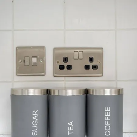 Beautiful Flat Near - Entire Flat - Equipped Kitchen - Private Bathroom *