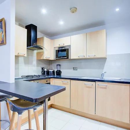 Newly Furnished Stunning 2 Bedroom Flat Apartment Edgware