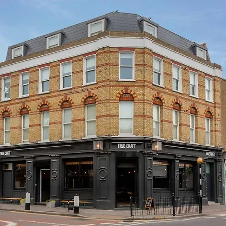 Apartment Metro Majesty 5-bedroom Gem In South Tottenham