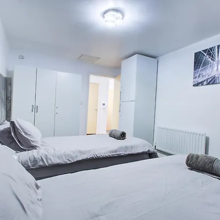 Newly Furnished Stunning 2 Bedroom Flat * Edgware