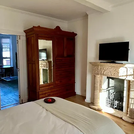 Apartment Mayfair - Two Bed, One Bath