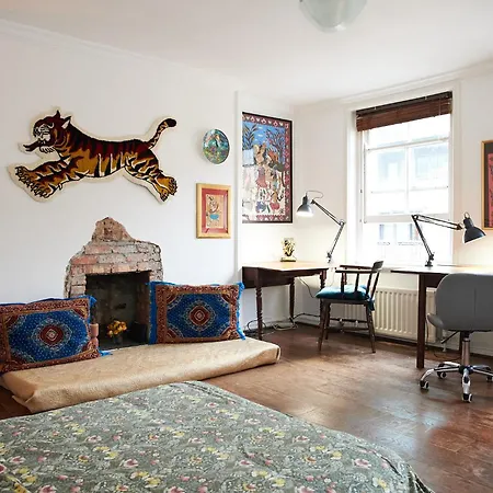 Bright & Spacious In Fitzrovia Apartment