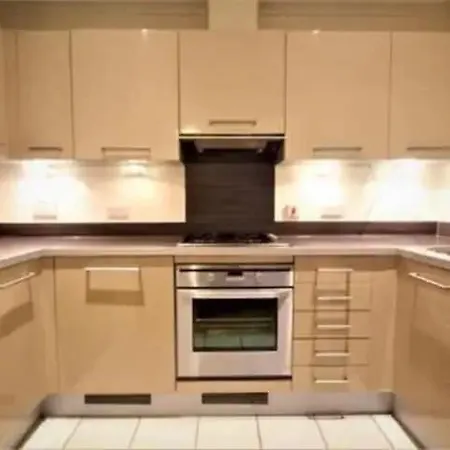 Serene - Near Station Apartment Harrow