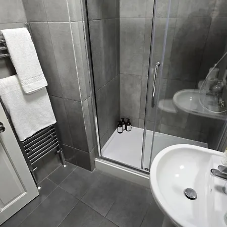 Soho 5 Guest house *