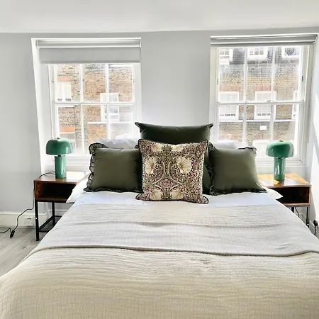 Soho 4 *
