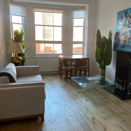 Mayfair - Two Bed, One Bath London
