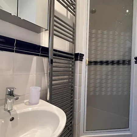 2 Bedroom Luxury Flat In Centre Of Muswell Hill Apartment *