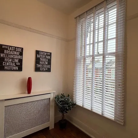 2 Bedroom Luxury Flat In Centre Of Muswell Hill Apartment *