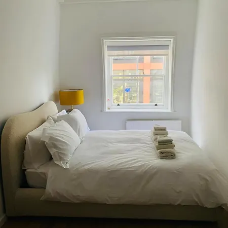 Mayfair - Two Bed, One Bath