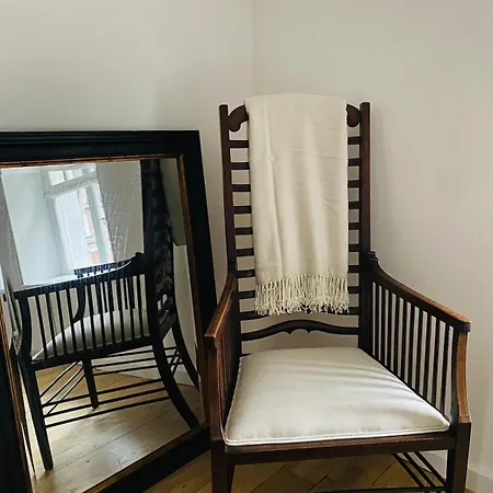 Mayfair - Two Bed, One Bath London