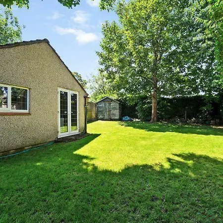 Beautiful 2 Bedroom In Sutton *