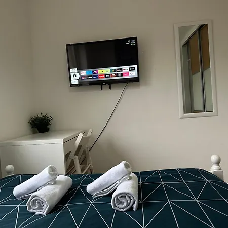 Laburnum House-comfortable Near Of London
