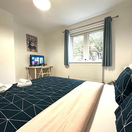 Laburnum House-comfortable Near Of