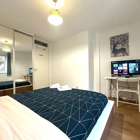 Laburnum House-comfortable Near Of Homestay London