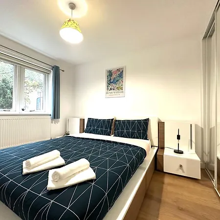 Homestay Laburnum House-comfortable Near Of *