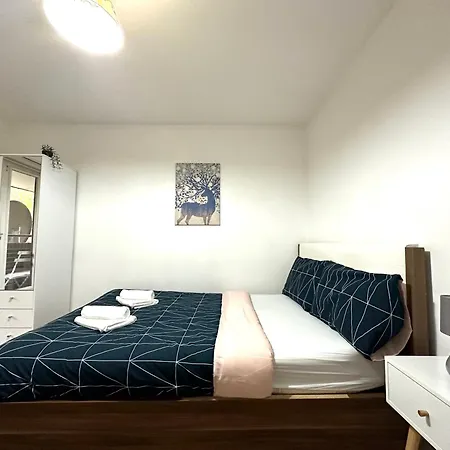 Laburnum House-comfortable Near Of *