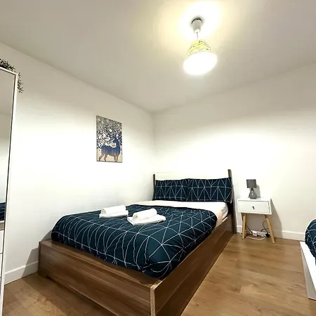 Laburnum House-comfortable Near Of *