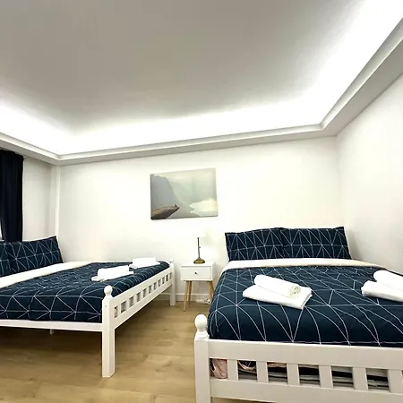Laburnum House-comfortable Near Of *
