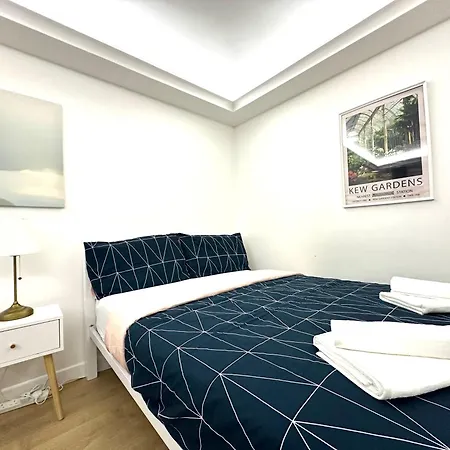 Laburnum House-comfortable Near Of Homestay London
