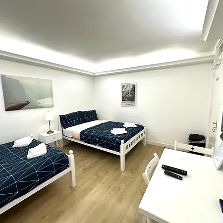 Laburnum House-comfortable Near Of