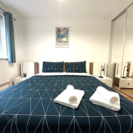 Laburnum House-comfortable Near Of *