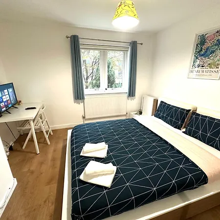Laburnum House-comfortable Near Of London