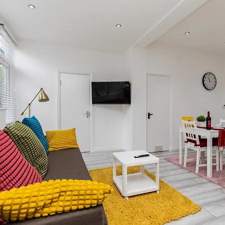 Apartment Deluxe - Airport & Excel Ideal For Long