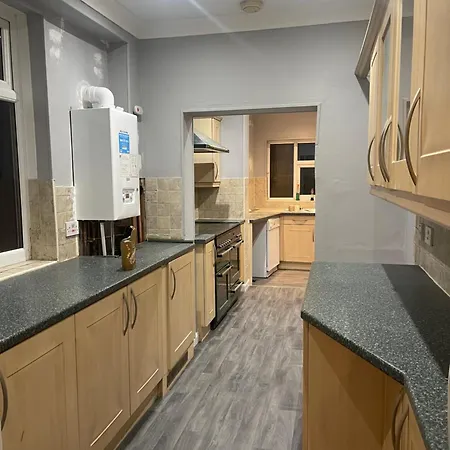 London Serviced Holiday home Edgware