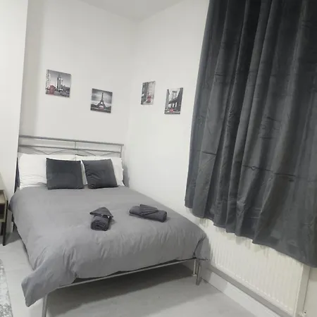 Funky Flat Nr Apartment *