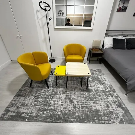 Funky Flat Nr Apartment London