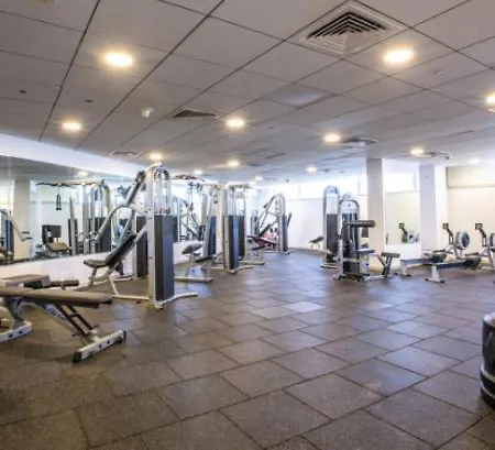 18th Floor Luxury 2 Bedroom, 2 Bathroom Sky View With Rooftop Access & Gym! Unbeatable Experience & Extreme Value! London