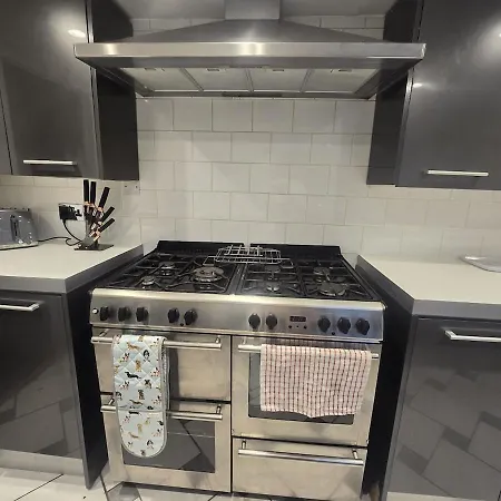 Brixton 5 Bedroom Wonder London