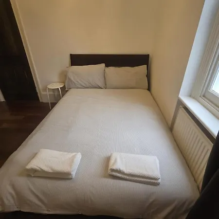 Brixton 5 Bedroom Wonder Holiday home