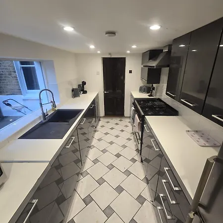 Holiday home Brixton 5 Bedroom Wonder *