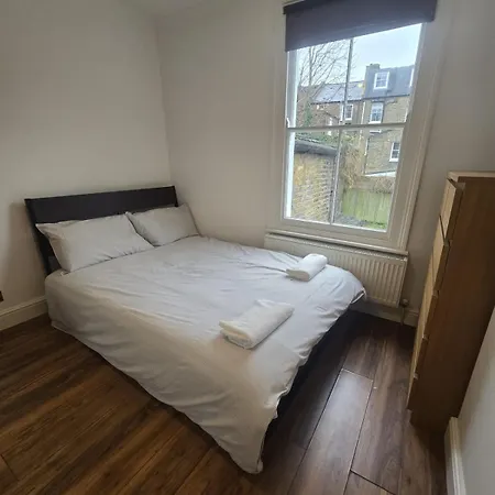 Brixton 5 Bedroom Wonder Holiday home London