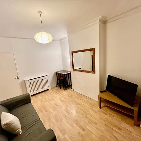 Cosy 2 Bed In Balham * London