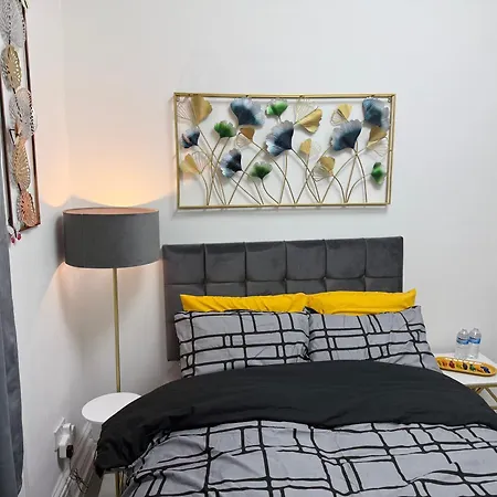 Luxury In Victoria, 7 Minutes Walk To Victoria Station, 5 London