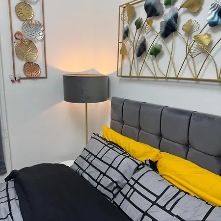 Homestay Luxury In Victoria, 7 Minutes Walk To Victoria Station, 5 London