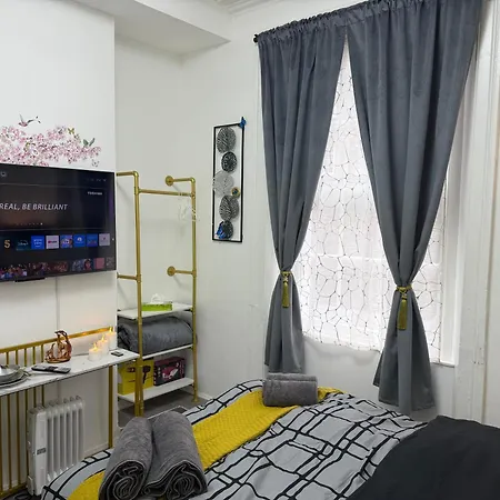 Homestay Luxury In Victoria, 7 Minutes Walk To Victoria Station, 5 London