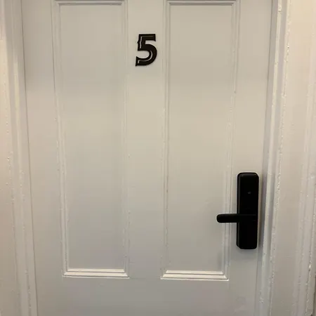 Luxury In Victoria, 7 Minutes Walk To Victoria Station, 5 *