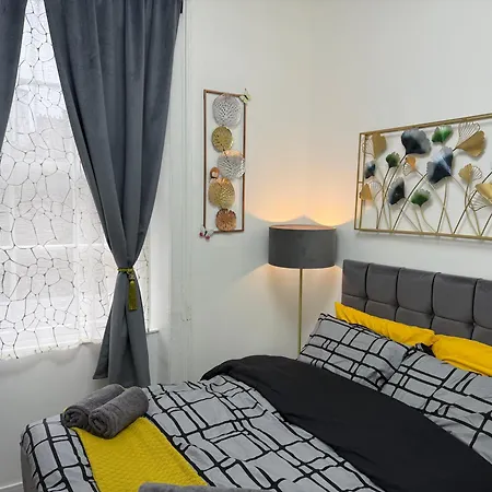 Luxury In Victoria, 7 Minutes Walk To Victoria Station, 5 London